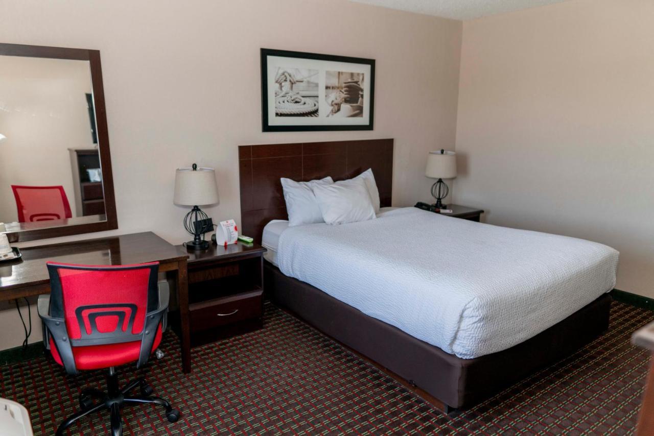 Ramada By Wyndham Tell City Exterior photo