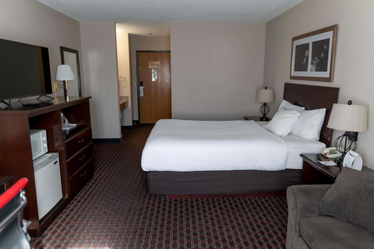 Ramada By Wyndham Tell City Exterior photo