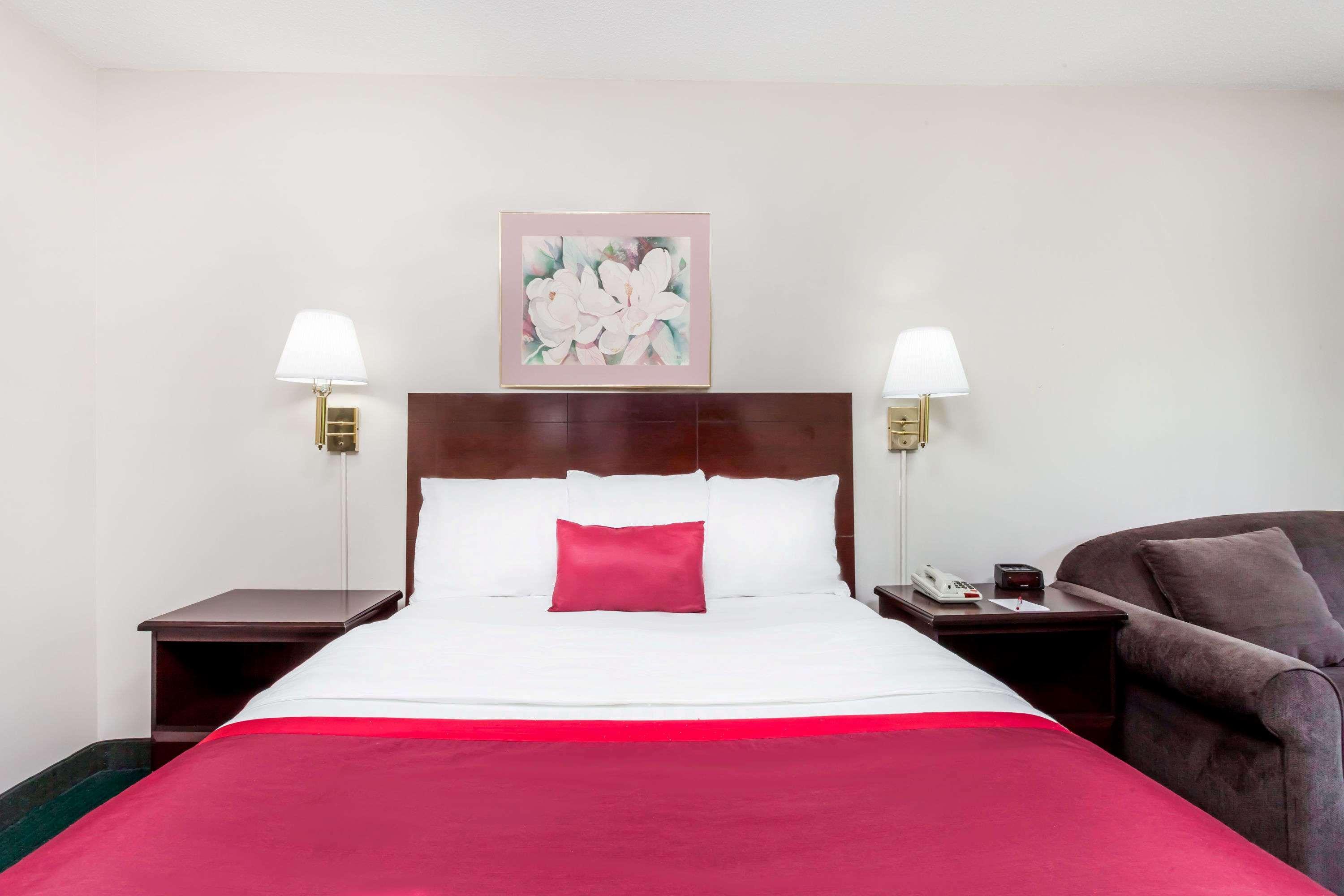 Ramada By Wyndham Tell City Exterior photo