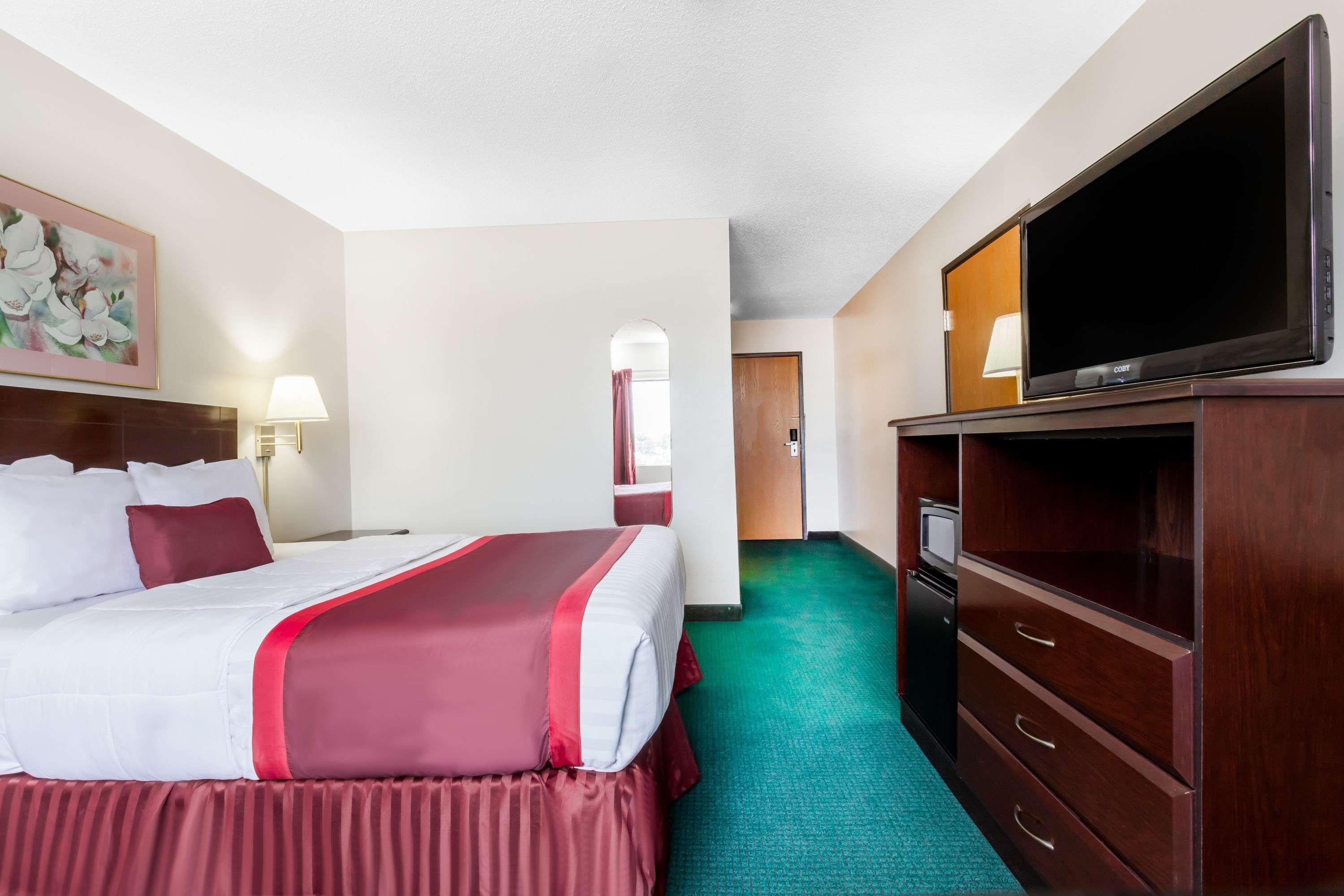 Ramada By Wyndham Tell City Exterior photo