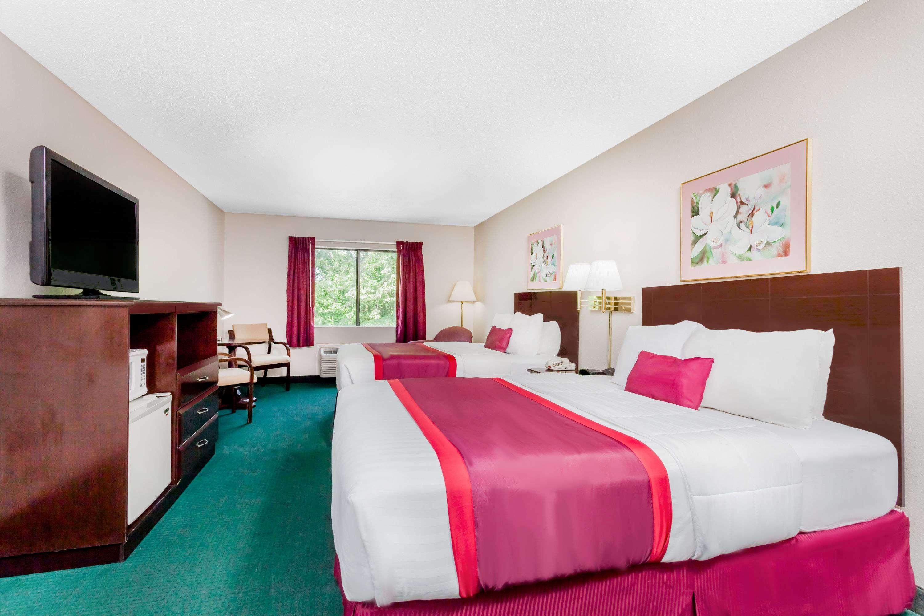 Ramada By Wyndham Tell City Exterior photo