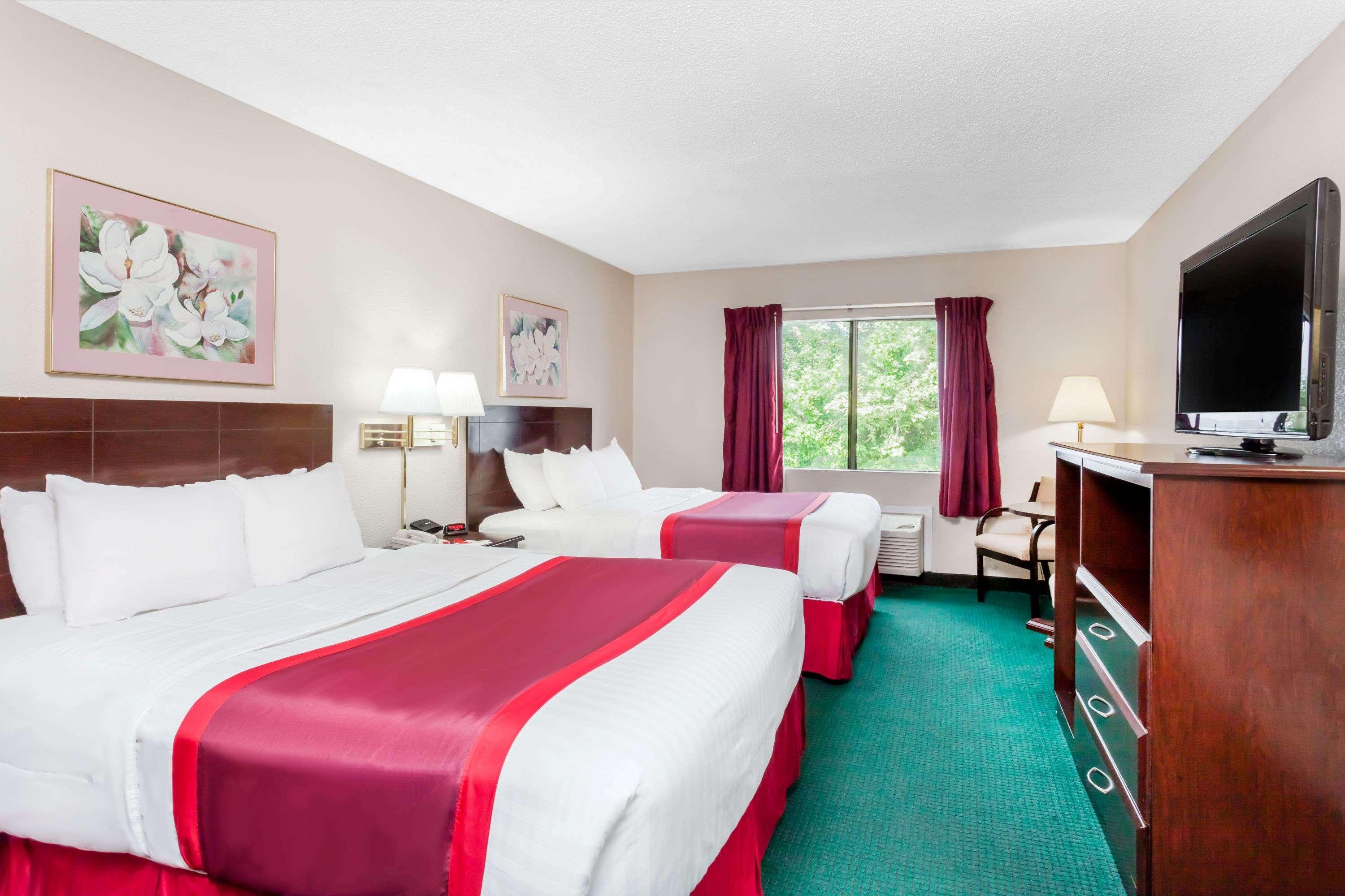 Ramada By Wyndham Tell City Exterior photo