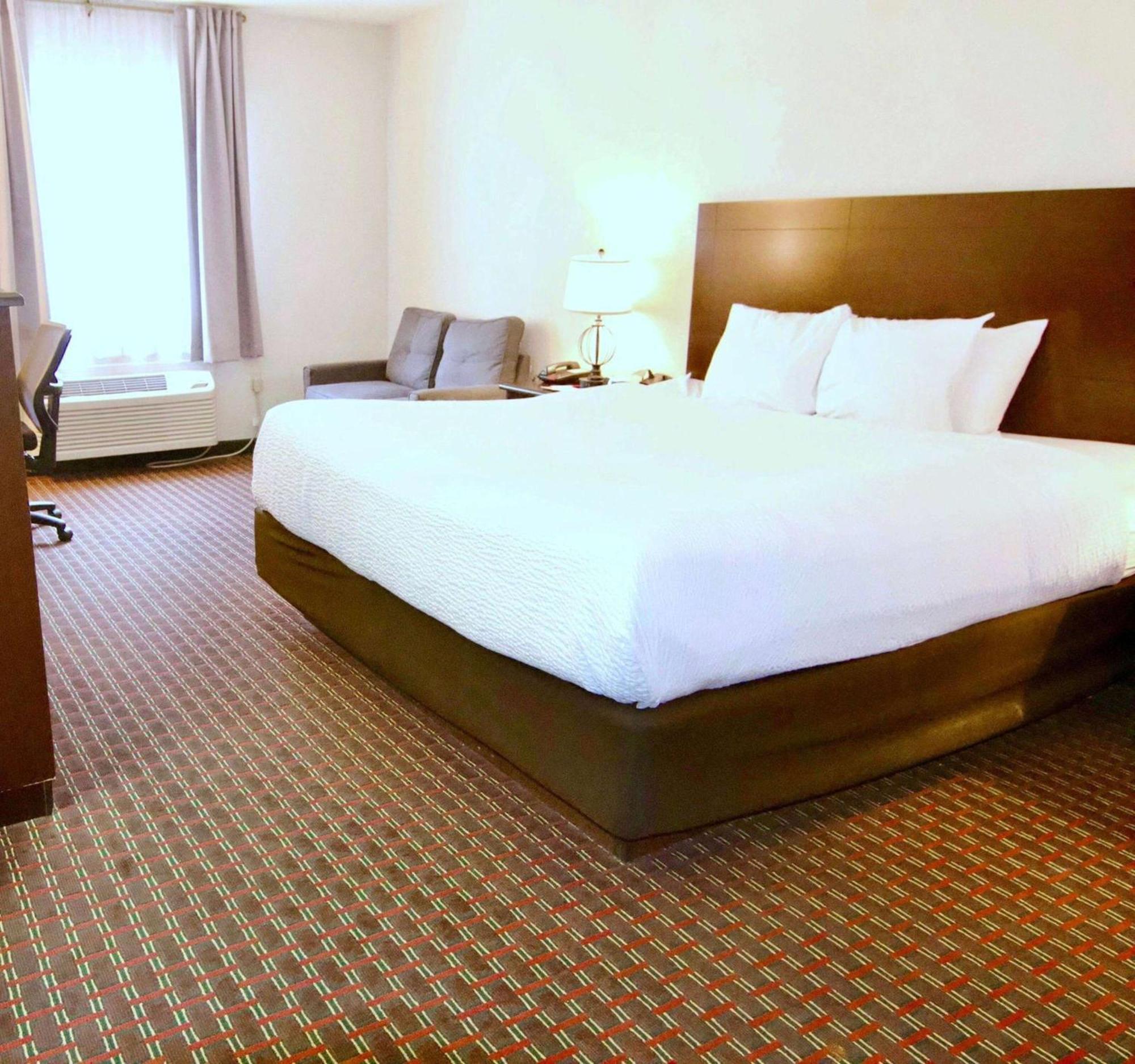 Ramada By Wyndham Tell City Exterior photo