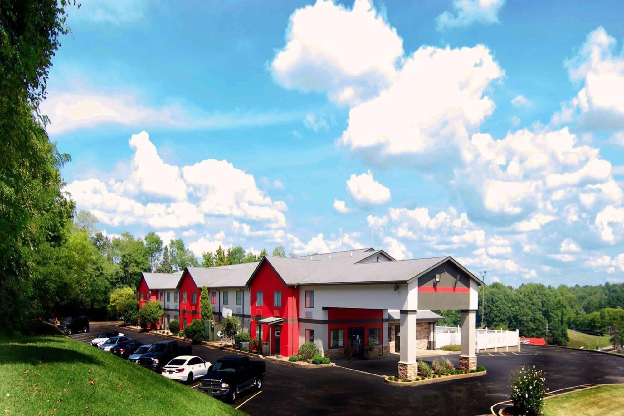 Ramada By Wyndham Tell City Exterior photo