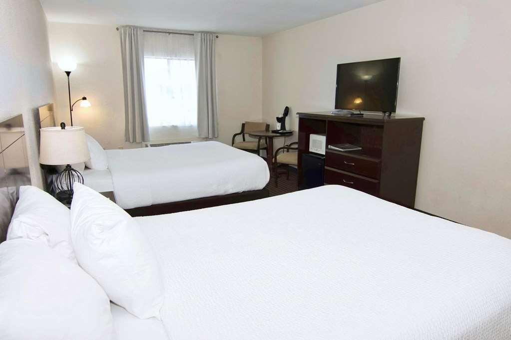 Ramada By Wyndham Tell City Room photo