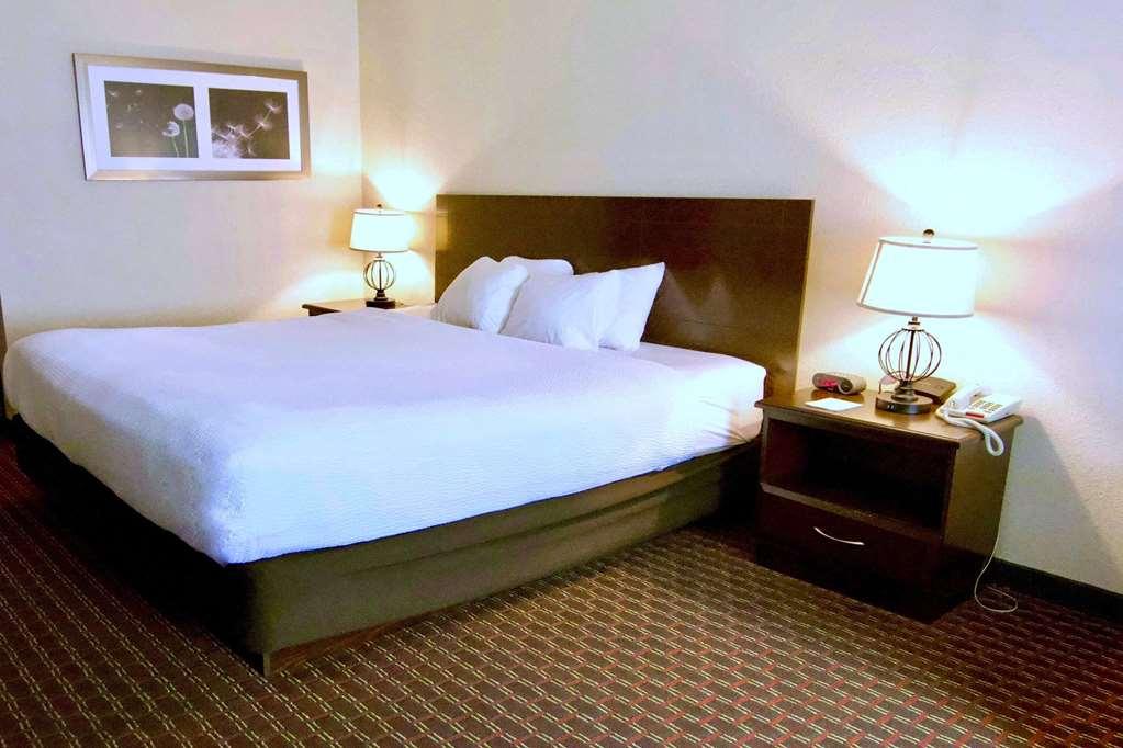 Ramada By Wyndham Tell City Room photo